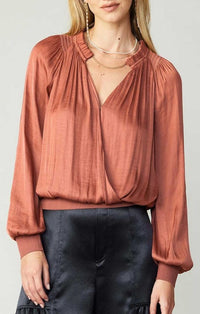 Current Air Rust Ribbed Hem Blouse