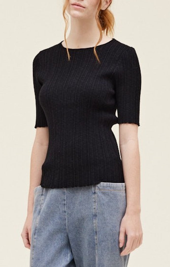 Grade & Gather Black Knit Light Sweater